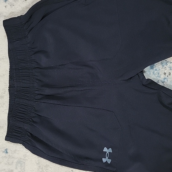Boys Under Armour Quick Dry Athletic Pants, Black, Size 7, Pre-owned - Picture 2 of 9